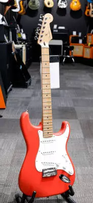 Fender - Limited Edition Player Stratocaster, Roasted Maple Fingerboard - Fiesta Red 2